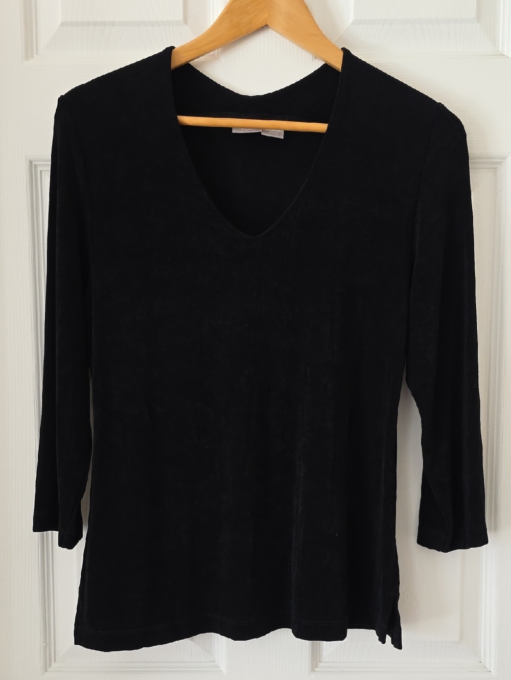Chico's Travelers Black V-Neck Long Sleeve Top Size 0